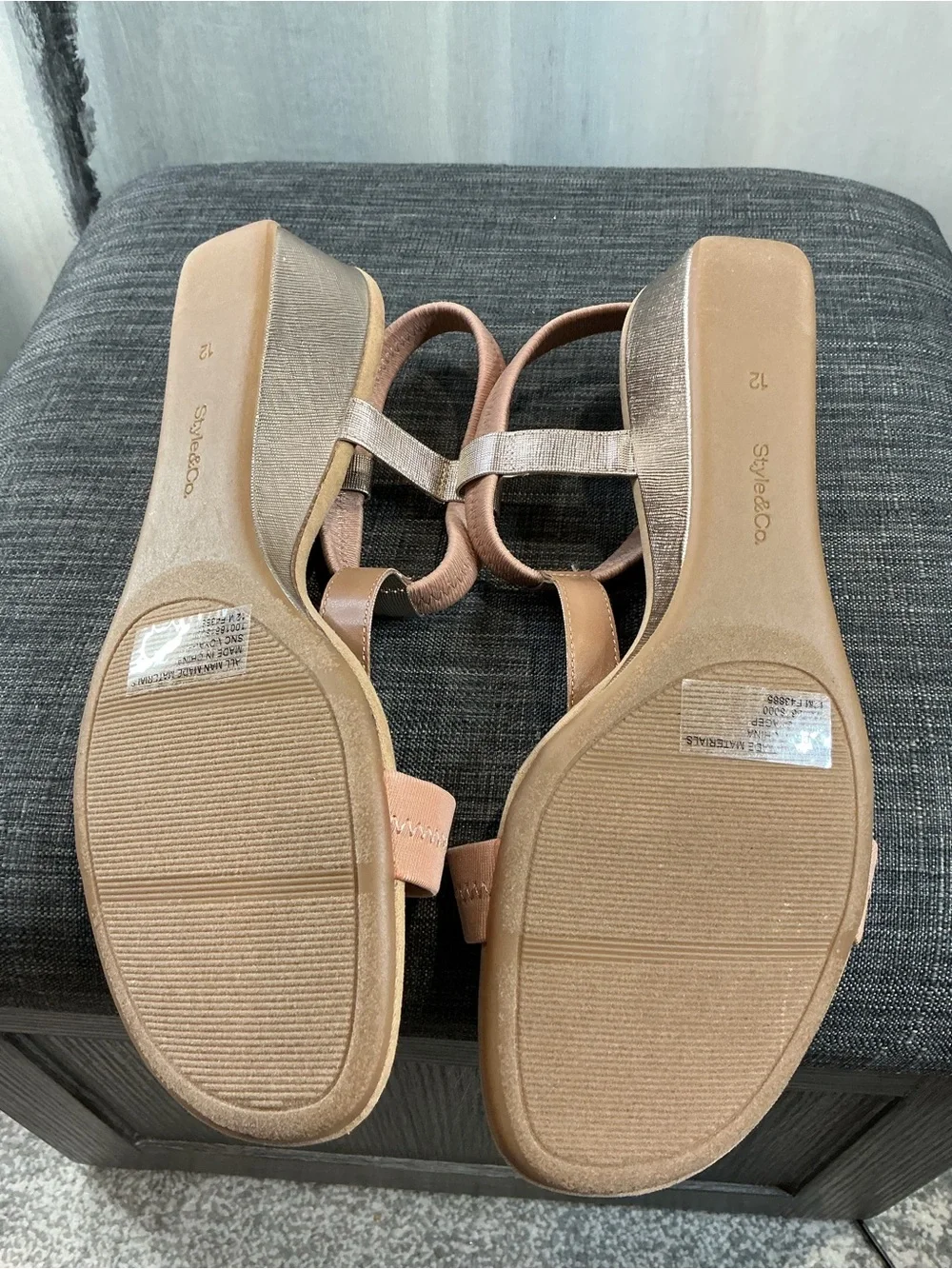 NIB Style & Co. Step ’N Flex Voyage T-Strap Wedge Sandals - Rose Gold - Size 12M